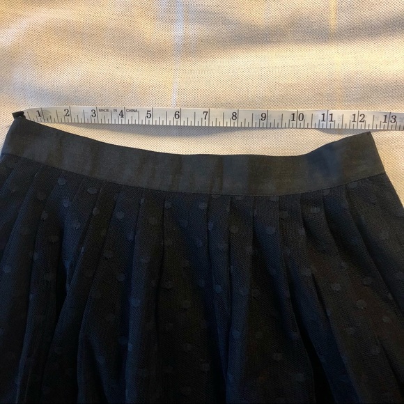 NWT Anthropologie size 2 black polka dotted mesh skirt - Picture 4 of 10
